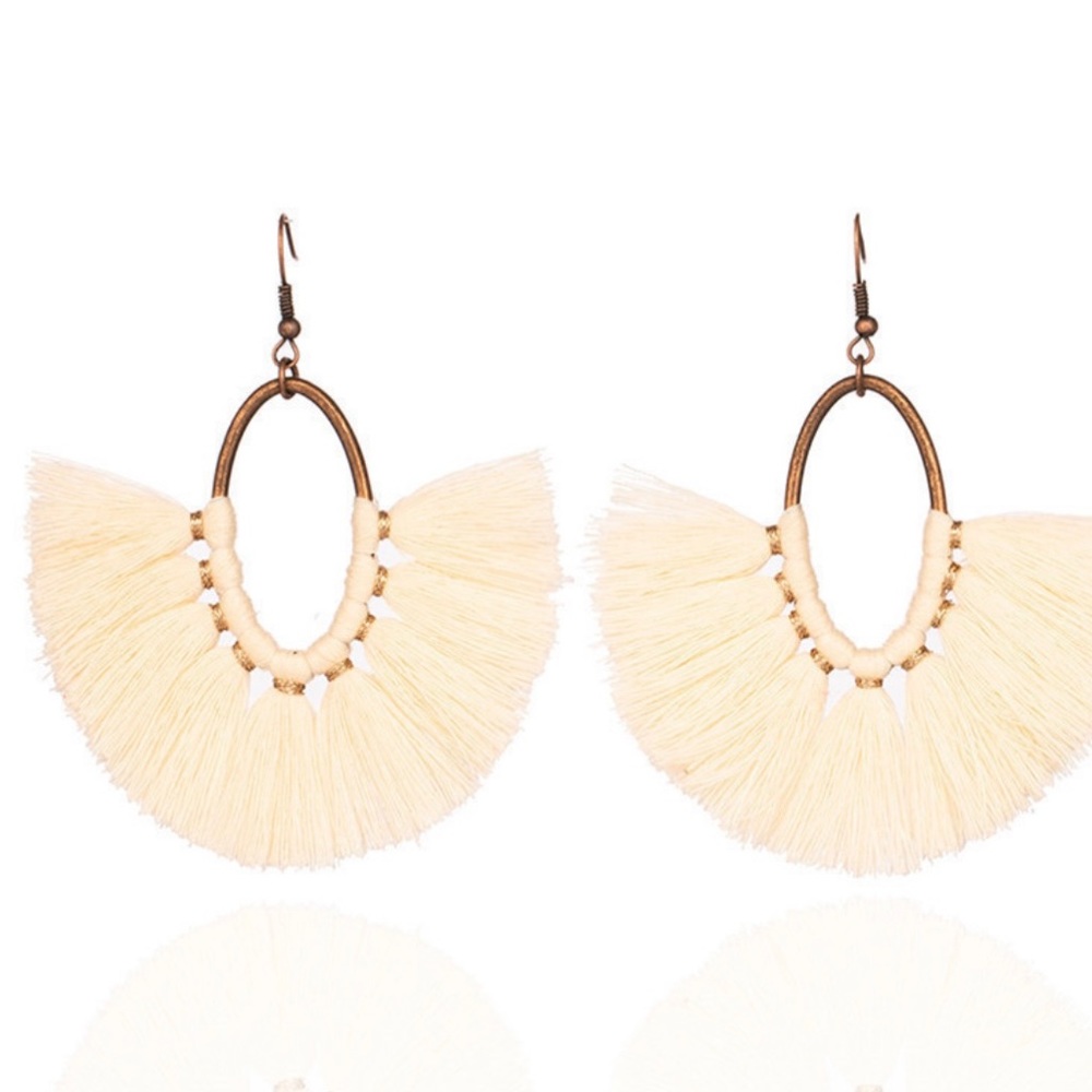 Earrings * Cream color*
